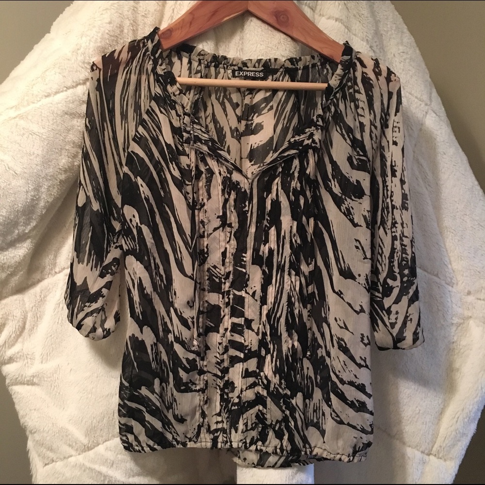 Express Blouse - Picture 2 of 5